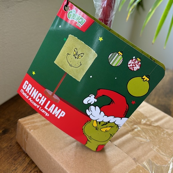 Grinch Fuzzy Face Lamp - Picture 8 of 10